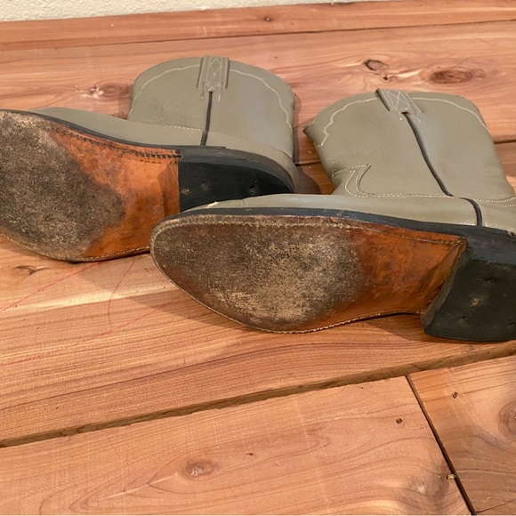8 VINTAGE COWBOY BOOTS Womens,vintage gray boots,vintage western boots womens - Picture 4 of 7